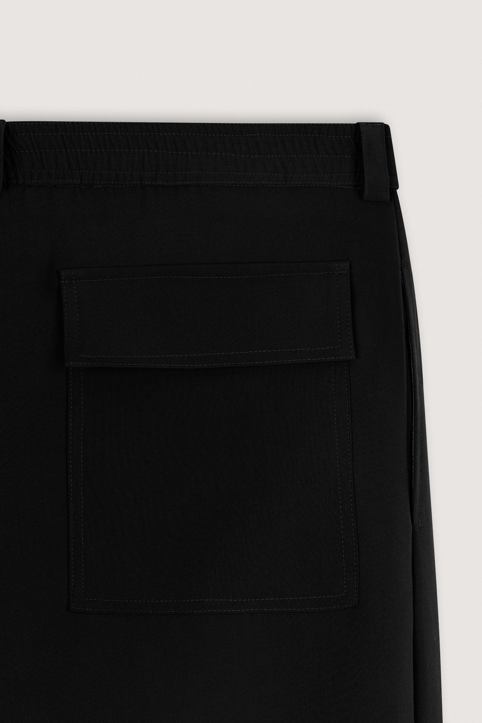 Black Pleated Relaxed Pants - Black - image 2