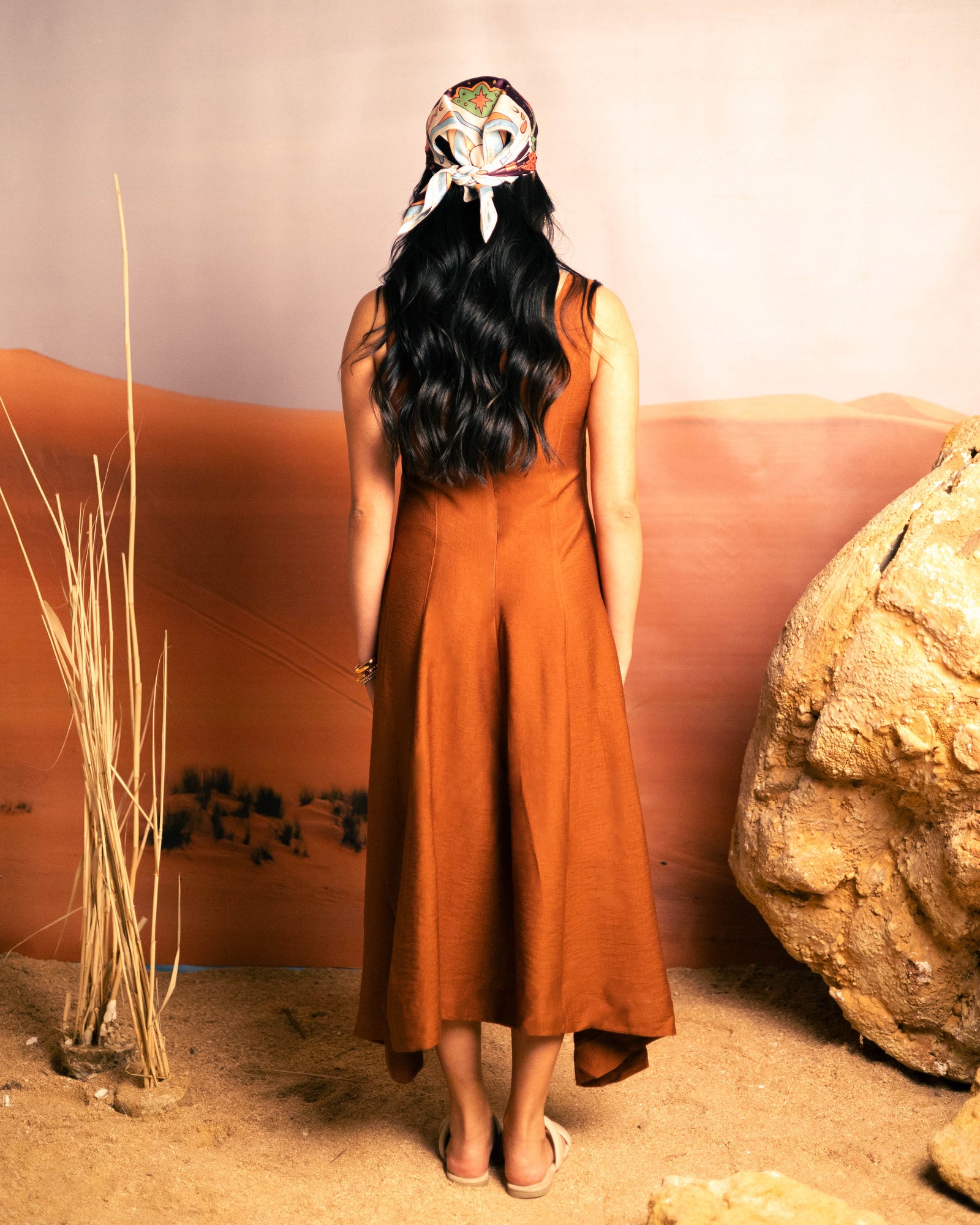 The High-Low Muse - Camel - image 4